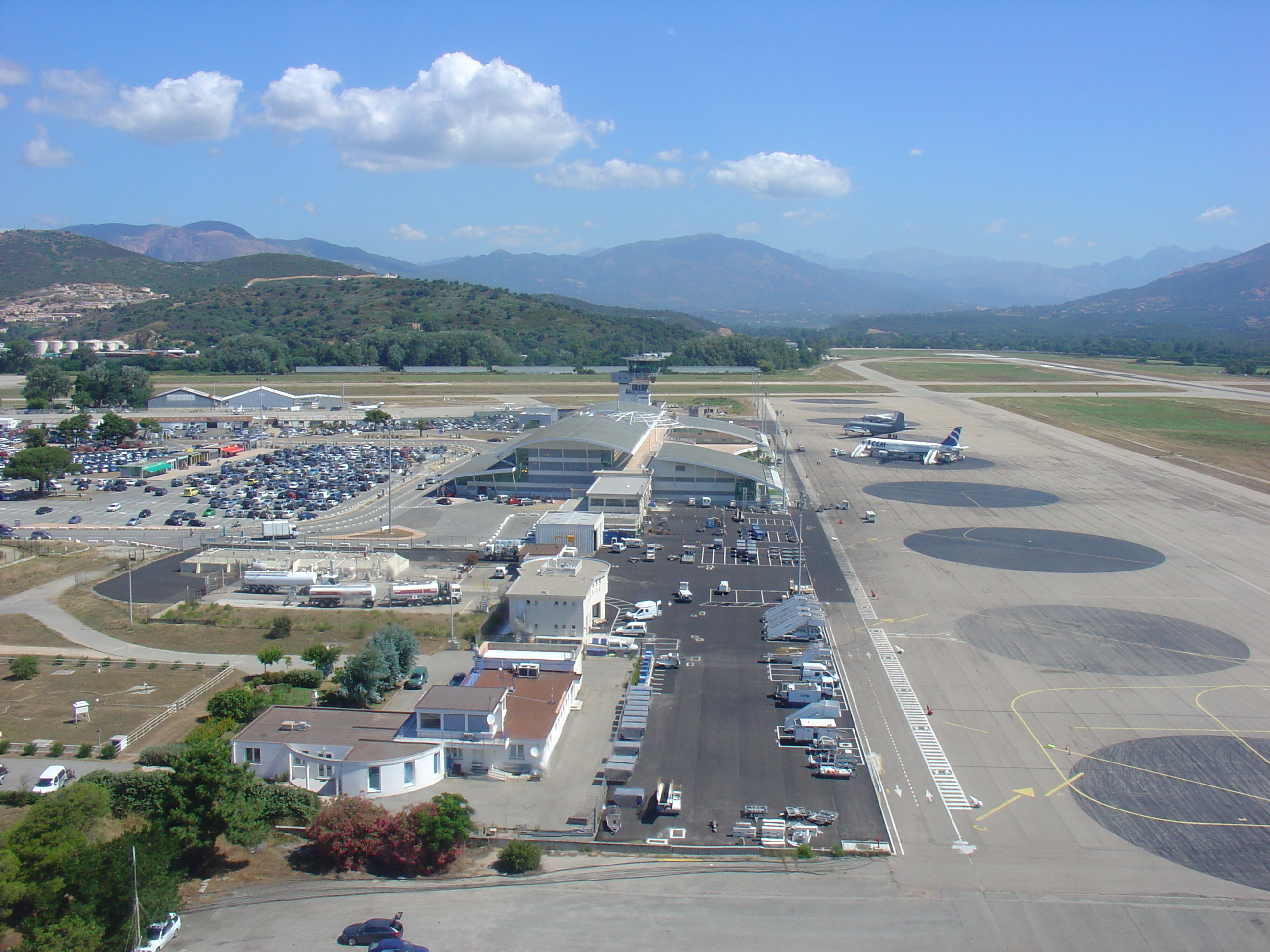 Aéroport d'Ajaccio Napoléon Bonaparte, vue d'ensemble