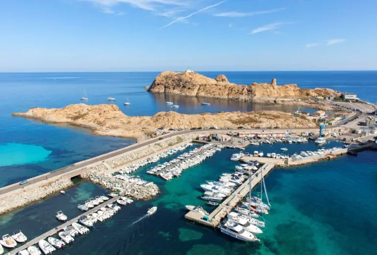 Port de l'Île-Rousse, vue d'ensemble